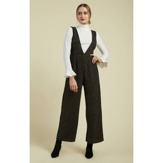 stylish, one piece, jumpsuit, workwear, wideleg, professional, classic look, closet staple, essential clothing, must have in your closet 